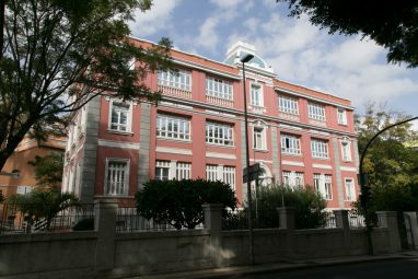 Fachada de la Dirección General de Salud Pública en Santa Cruz de Tenerife