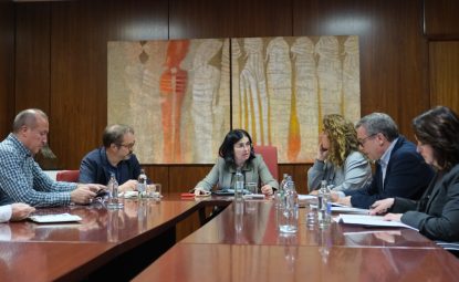 Reunión de la alcaldesa, Carolina Darias, y los concejales Gemma Martínez y Mauricio Roque, con el consejero del Cabildo de Gran Canaria de Energía y Clima, Raúl García Brink